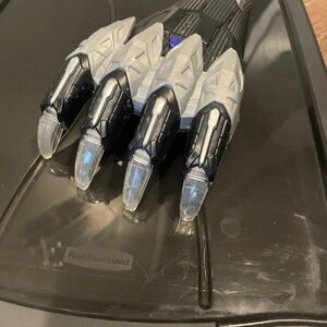 Marvel Black and Silver Panther Claw